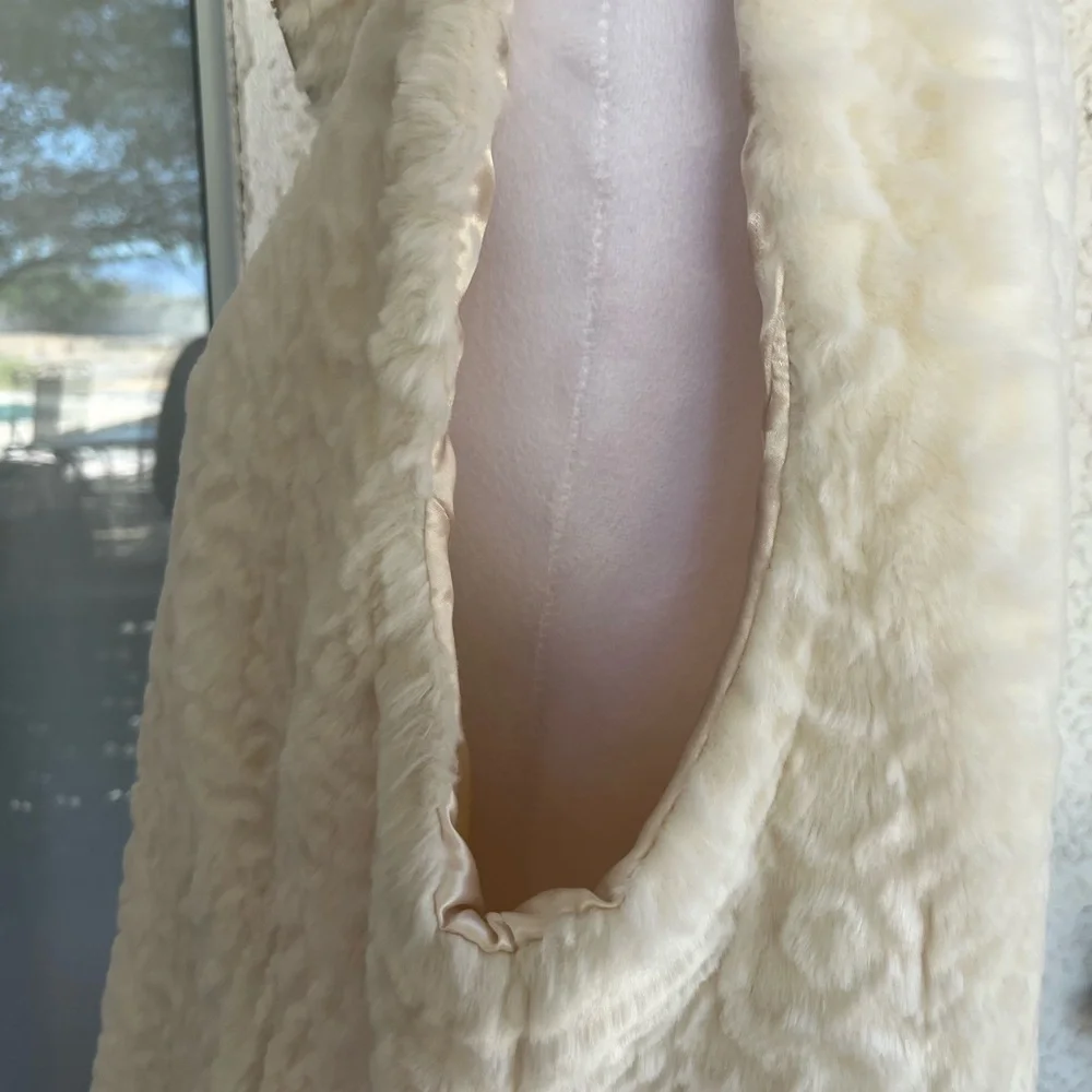 Coldwater Creek Ivory Textured Vest size L BRAND NEW